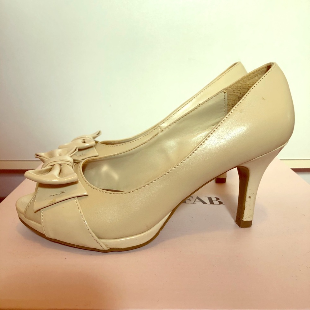 Tan Bow tie heels